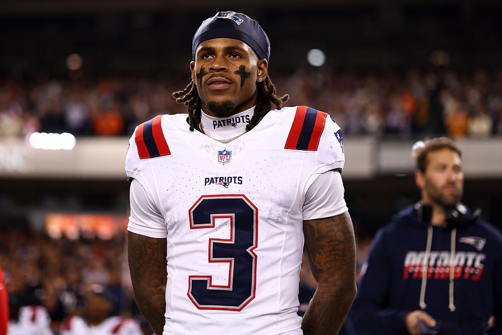 Start or Sit DeMario Douglas if A.J. Brown is Out in Fantasy Football Week 8?