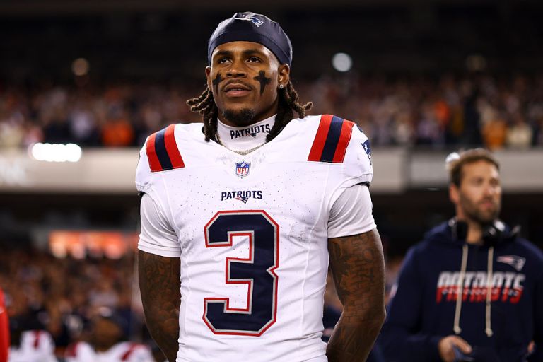 Start or Sit DeMario Douglas if A.J. Brown is Out in Fantasy Football Week 8?