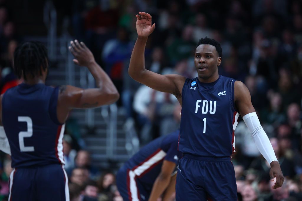 How many times has a No. 16 seed beaten a No. 1 seed in March Madness?