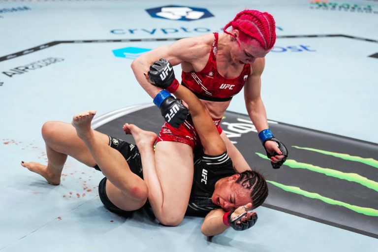Prediction, pick for Amanda Lemos vs. Gillian Robertson at UFC Vegas 114