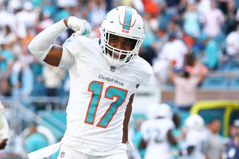 Best Jaylen Waddle Prop Bets for Dolphins vs. Bills on Thursday 9/18/25