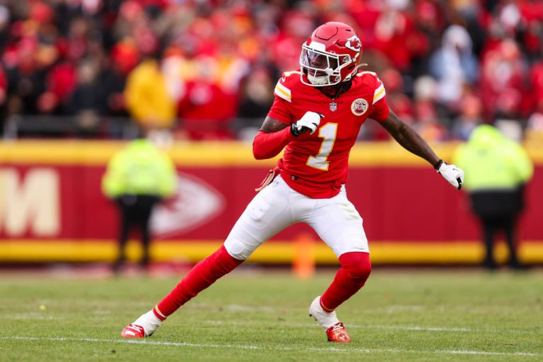 What happened to Xavier Worthy? Live injury updates for Chiefs vs. Chargers 9/5/25