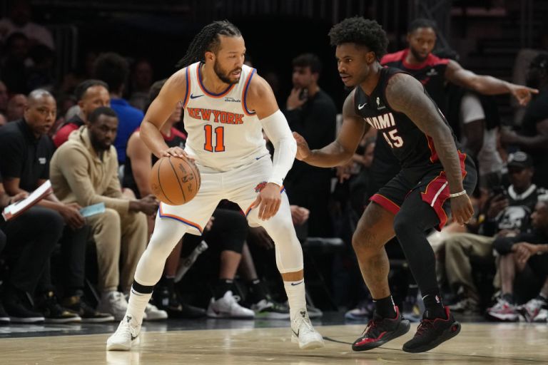 Miami Heat at New York Knicks prediction, pick for Sunday 12/21/25