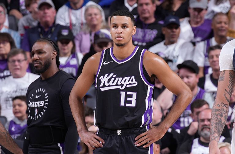 What happened to Keegan Murray? Live injury updates for Kings vs. Pistons on 12/23/25