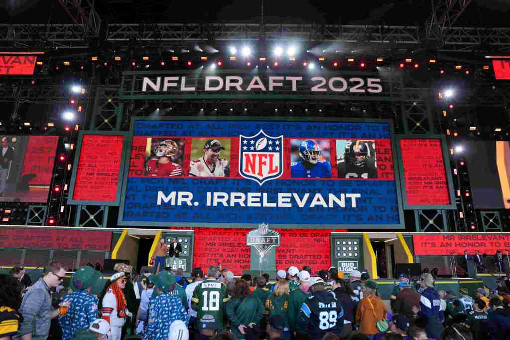 How much money do seventh round picks in the NFL Draft make?