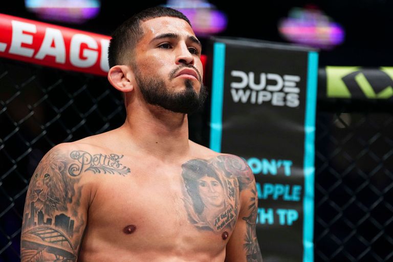 Prediction, pick for Sergio Pettis vs. Mitch McKee at PFL Chicago