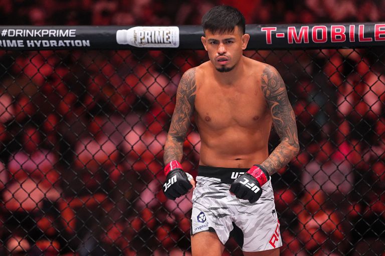 UFC Picks: Top DraftKings DFS Fantasy MMA Targets, Values for Royval vs. Kape
