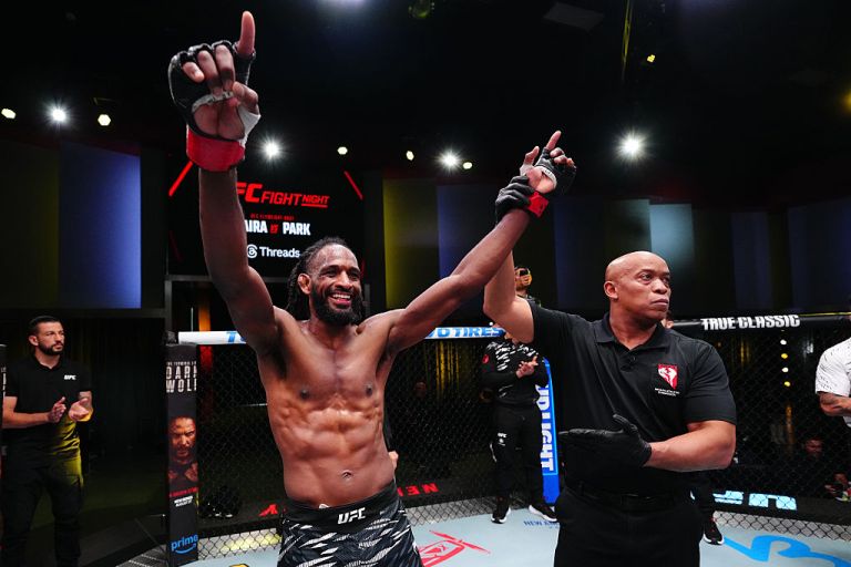 Prediction, pick for Jake Matthews vs. Neil Magny