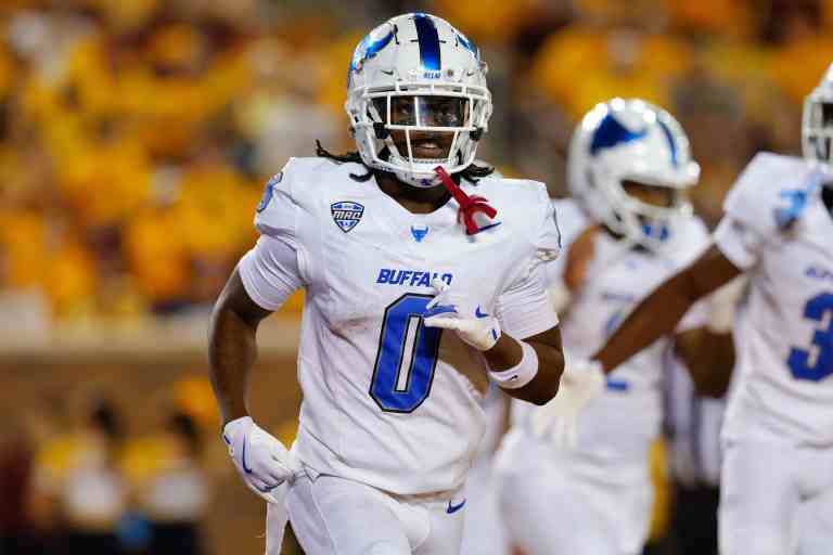 Miami (OH) Redhawks at Buffalo Bulls prediction, pick for Wednesday 11/19/25