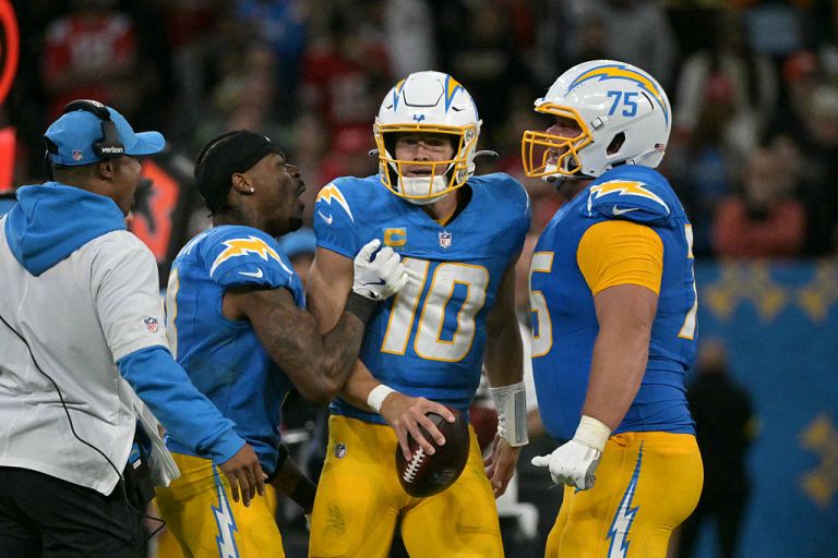 Las Vegas Raiders vs. Los Angeles Chargers prediction, pick for NFL Week 2 on Monday 9/15/25