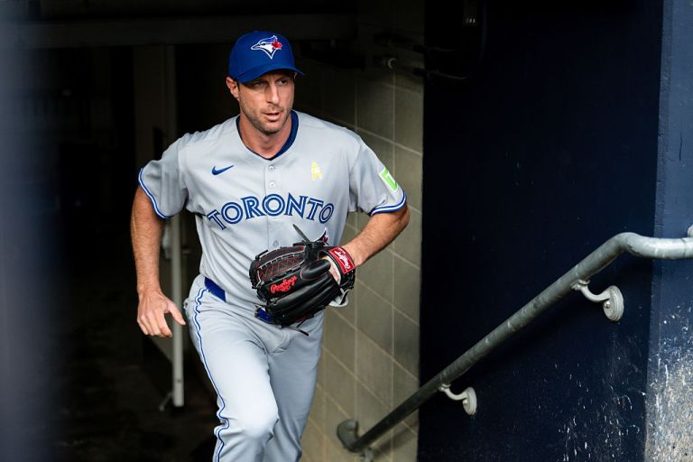 Toronto Blue Jays at Kansas City Royals prediction, pick for Friday 9/19/25