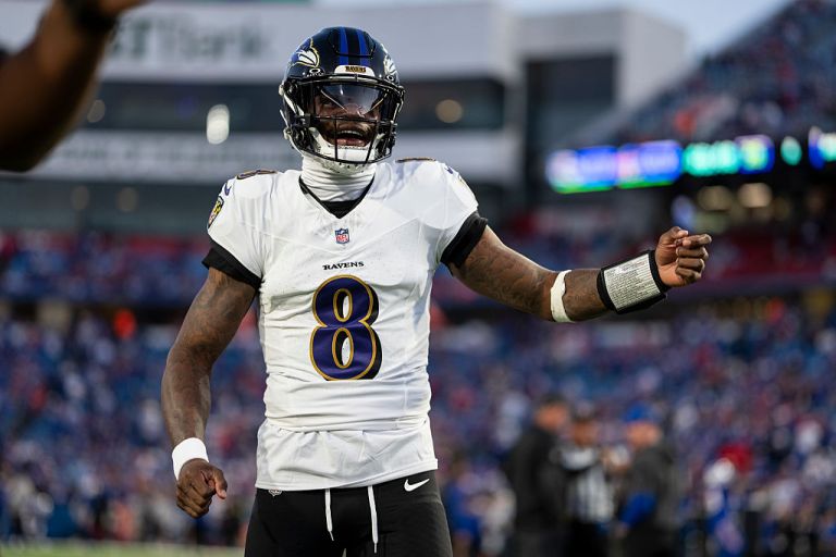 Best Lamar Jackson Prop Bets for Ravens vs. Dolphins on Thursday 10/30/25