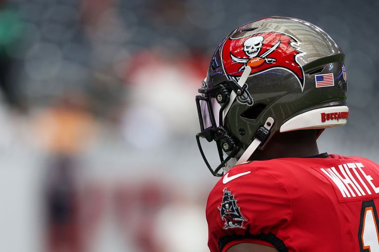 Is Rachaad White a must-start running back in Week 5 if Bucky Irving is out?