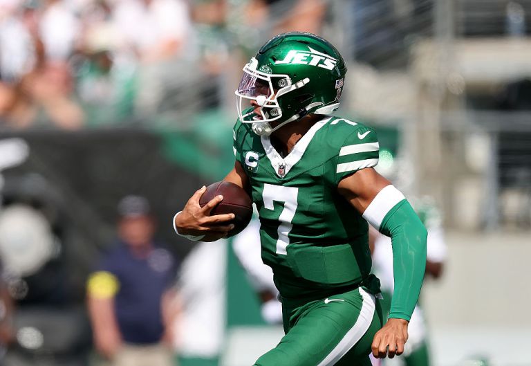 Justin Fields best prop bets for Jets at Dolphins on Monday 9/29/25