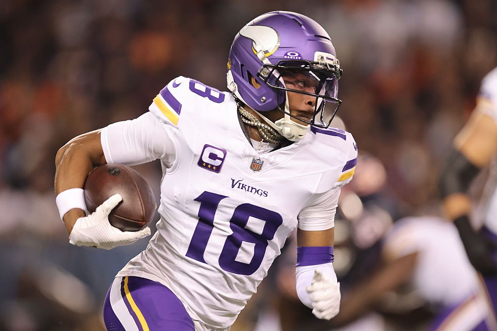DraftKings Fantasy Football Tournament Picks: Top High-Upside DFS Targets for NFL Week 18