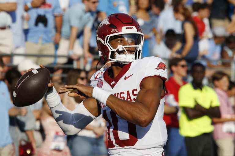 Fantasy College Football Picks: Top DraftKings Week 5 CFB DFS Targets, Values for 9/27/25
