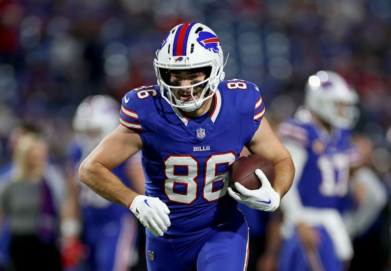 What happened to Dalton Kincaid? Live injury updates for Bills at Dolphins NFL Week 10 on Sunday 11/9/25