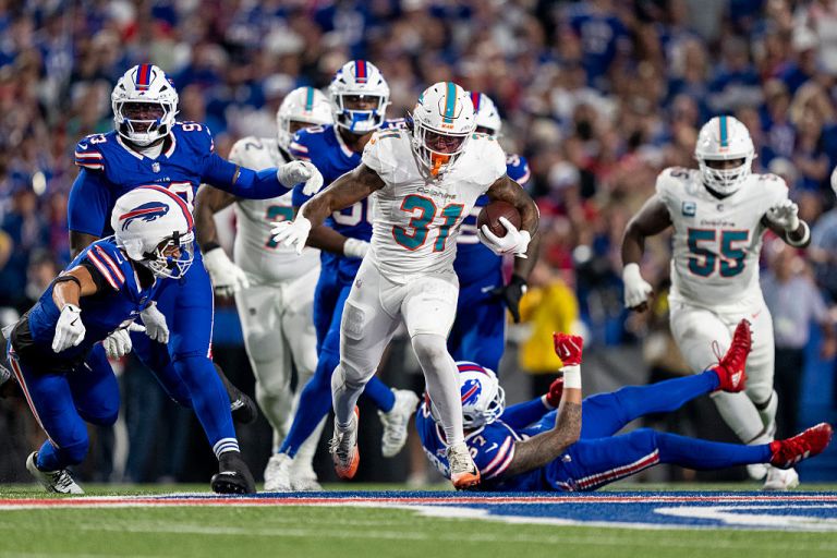 Ollie Gordon best prop bets for Dolphins vs. Jets on Monday 9/29/25