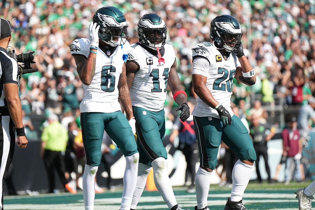 Fantasy Football Cheat Sheet: Top DraftKings NFL DFS Plays for Week 14 Monday Night Football