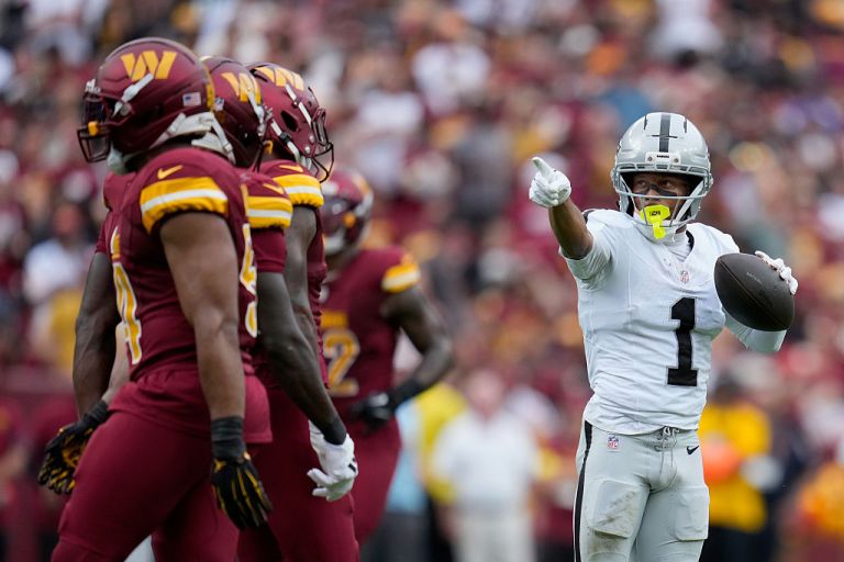2025 NFL Week 3 Fantasy Football Scoring Leaders: Tre Tucker, Jalen Hurts, Jonathan Taylor 