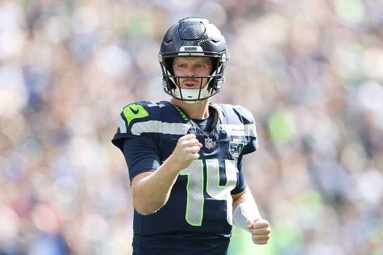 Fantasy Football Cheat Sheet: Top DraftKings NFL DFS Plays for Commanders vs. Seahawks on Week 9 Sunday Night Football