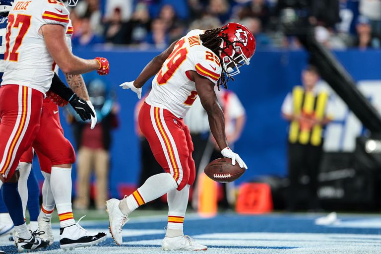 Is Kareem Hunt or Isiah Pacheco the Chiefs’ top RB? Can you start either in fantasy?