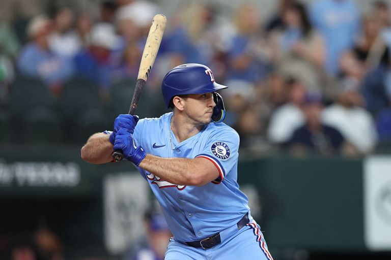 What happened to Wyatt Langford? Live injury updates for Rangers vs. Twins 9/23/25