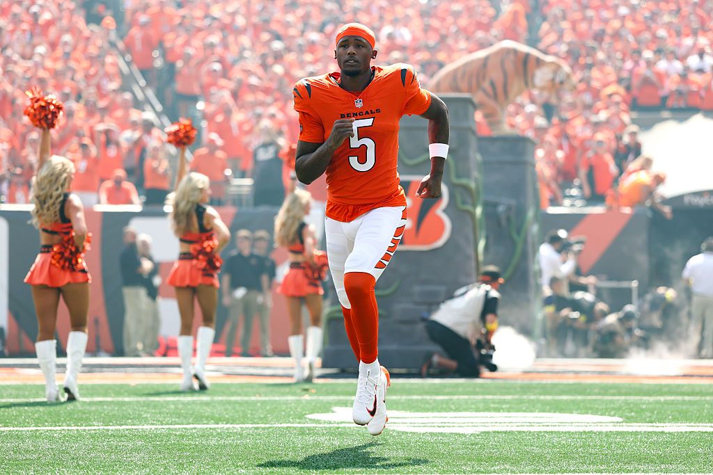 What happened to Tee Higgins? Live injury updates for Patriots Bengals on Sunday 11/23/25