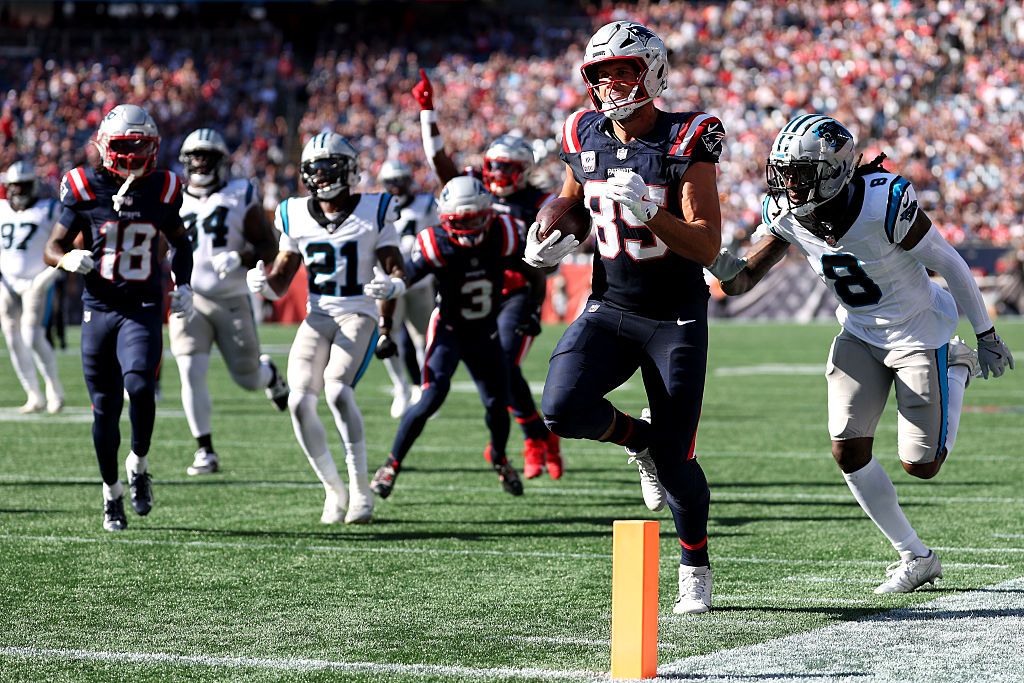 Will Hunter Henry score a touchdown in the 2026 Super Bowl?