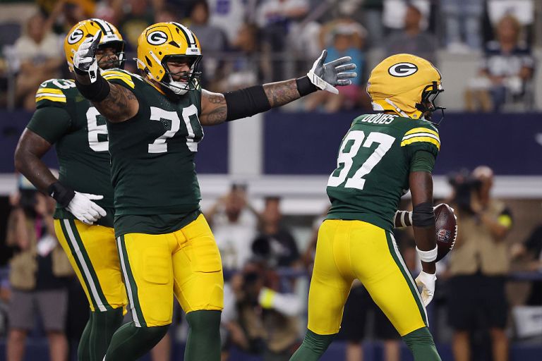 NFL Best Bets Today: DK Network Betting Group Picks for Steelers vs. Packers on Week 8 Sunday Night Football