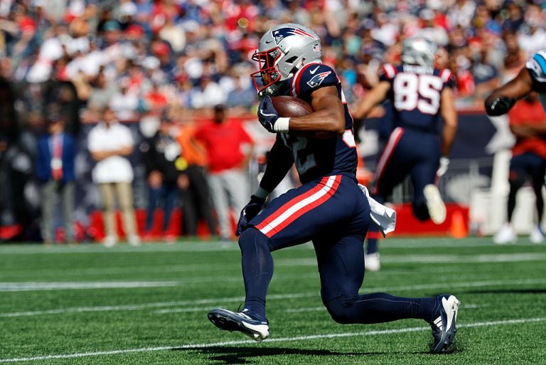 Start Josh Allen or TreVeyon Henderson as your Captain’s Pick for Sunday Night Football Week 5 2025