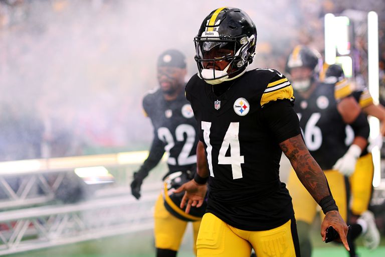 Does Kenneth Gainwell have any fantasy value in Week 6 if Jaylen Warren returns?