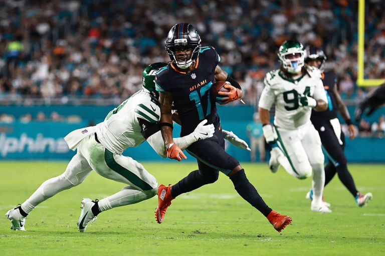 Is Jaylen Waddle a must-start fantasy option after the Tyreek Hill injury?