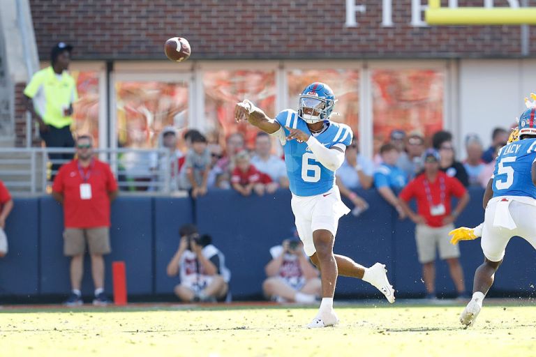 Fantasy College Football Picks: Top DraftKings College Football Playoff CFB DFS Targets, Values for 12/20/25