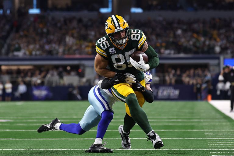 DraftKings NFL Pick6 Fantasy Football Picks: Top Plays and Projections for Steelers vs. Packers on Sunday 10/26/25