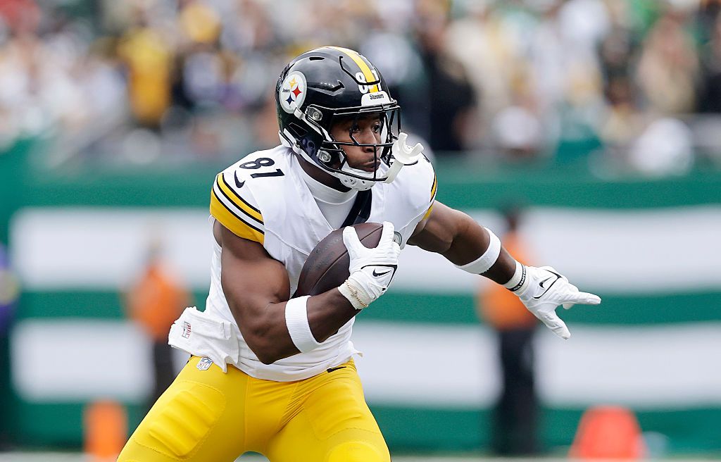 Best Jonnu Smith Prop Bet for Steelers vs. Bengals on Thursday Night Football Week 7