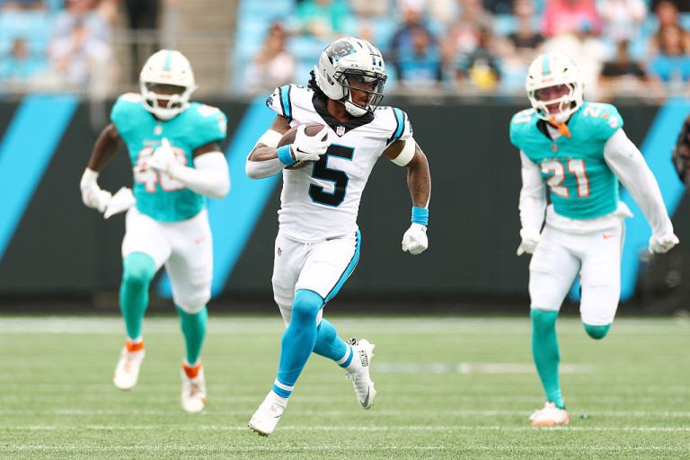 2025 NFL Week 5 Fantasy Football Scoring Leaders: Sam Darnold, Rico Dowdle, Emeka Egbuka