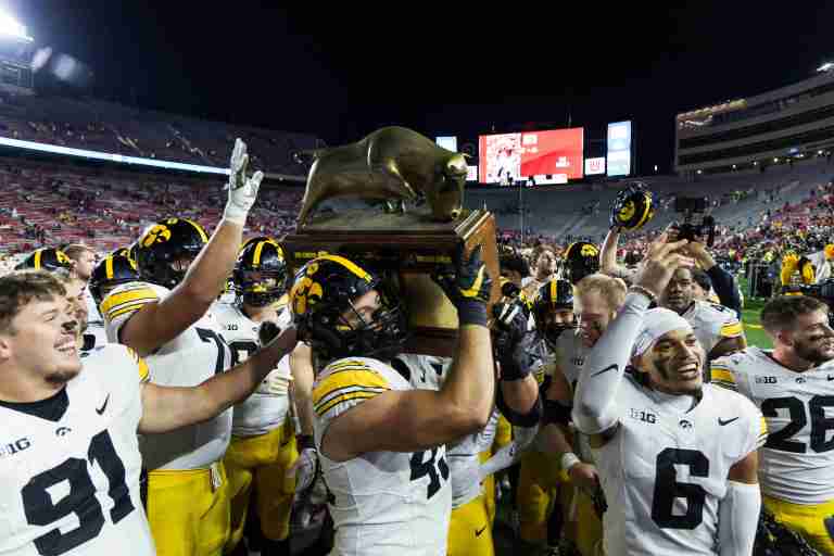 Penn State Nittany Lions vs. Iowa Hawkeyes prediction, pick for Saturday 10/18/25