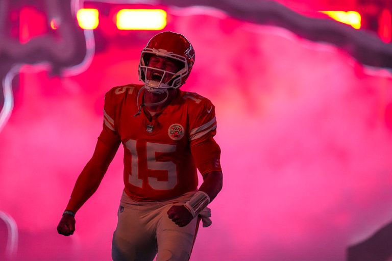 Kansas City Chiefs vs. Las  Vegas Raiders prediction, pick for NFL Week 7 on Sunday 10/19/25