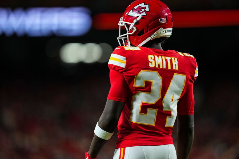 Is Chiefs RB Brashard Smith worth a bench stash in 2025 fantasy football?