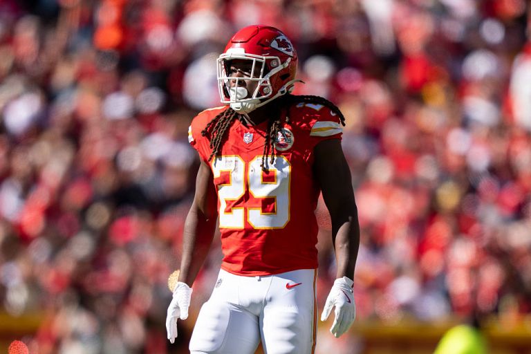 Fantasy Football Value Picks: Top DraftKings NFL DFS Bargain Plays for Week 18 2025