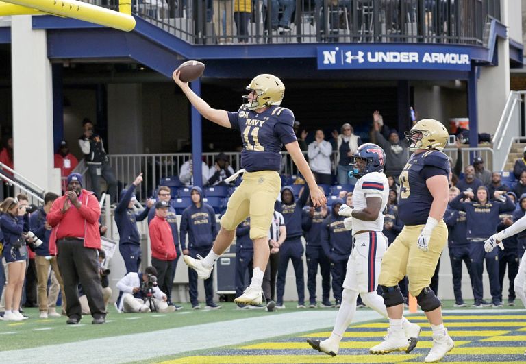 Army Black Knights at Navy Midshipmen prediction, pick for Saturday 12/13/25