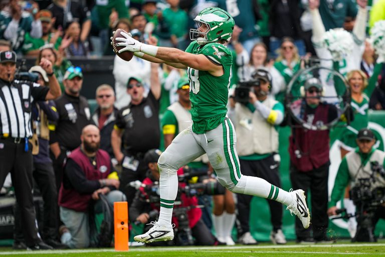 Best Dallas Goedert Prop Bet for Bears vs. Eagles on Friday 11/28/25