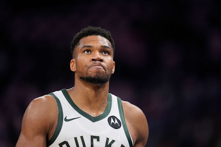 Milwaukee Bucks at Dallas Mavericks prediction, pick for Monday 11/10/25