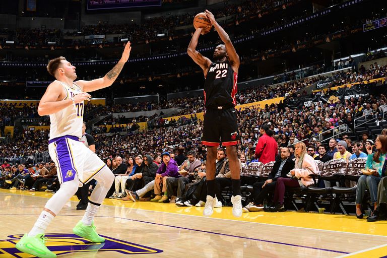 Best NBA 3-point prop bets for Saturday 11/08/25