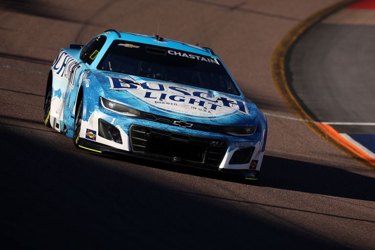 DraftKings NASCAR Pick6 Plays: Top Picks for the 2026 Cup Series Food City 500 at Bristol