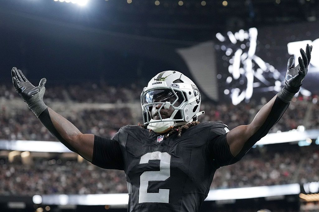 Three must-start fantasy football players for NFL Week 17