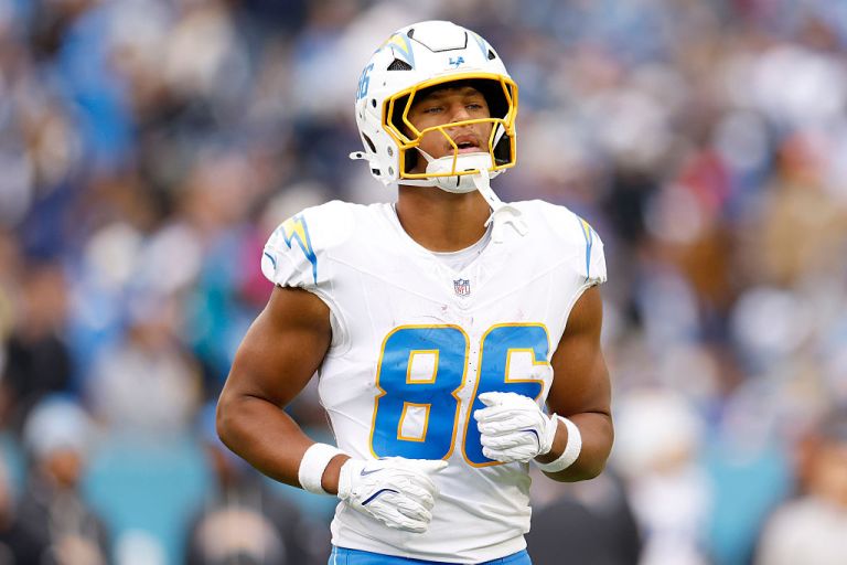 What happened to Oronde Gadsden II? Live injury updates for Steelers vs. Chargers NFL Week 10 on Sunday 11/9/25