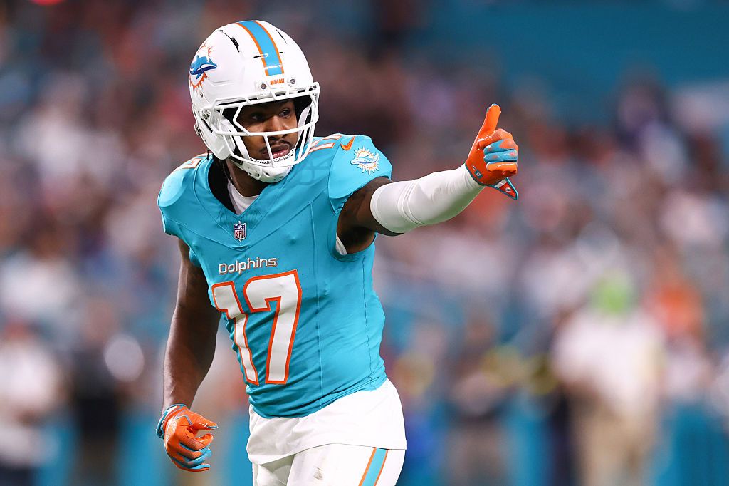 How valuable is Jaylen Waddle for fantasy football in 2026 after trade to Broncos?