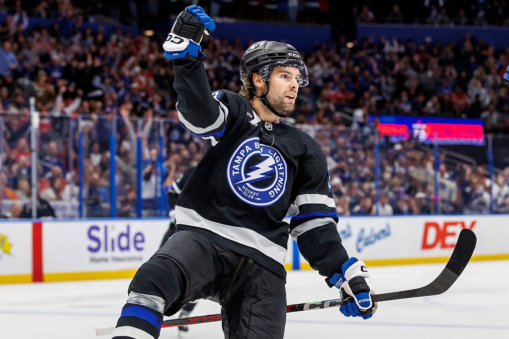 Will Brandon Hagel bets be refunded after injury during Lightning vs. Rangers on 11/12/25?